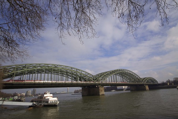 koln cologne rhine love locks bridge