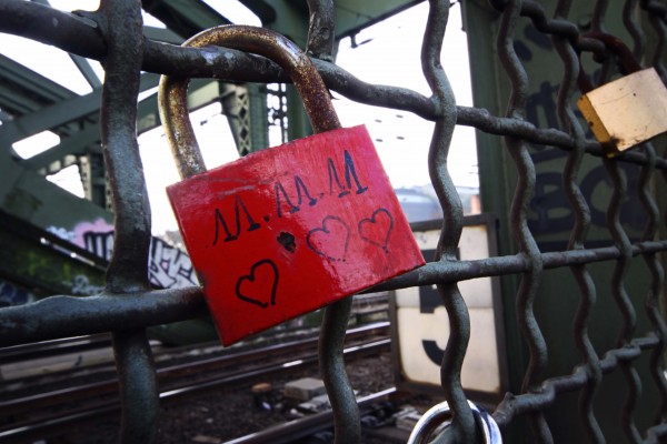 koln cologne rhine love locks bridge