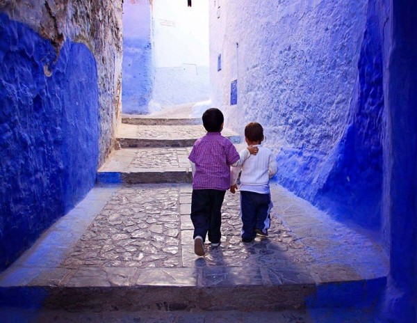 boys in chefchaouen morocco