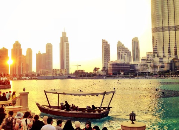 boat dubai fountain dubai mall burj khalifa