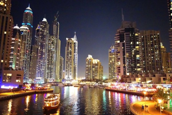 dubai marina at night