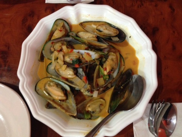 where to eat in south philly red curry mussels