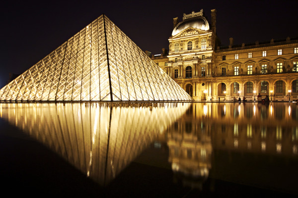 louvre at night paris france