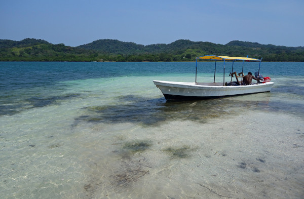 boat roatan honduras