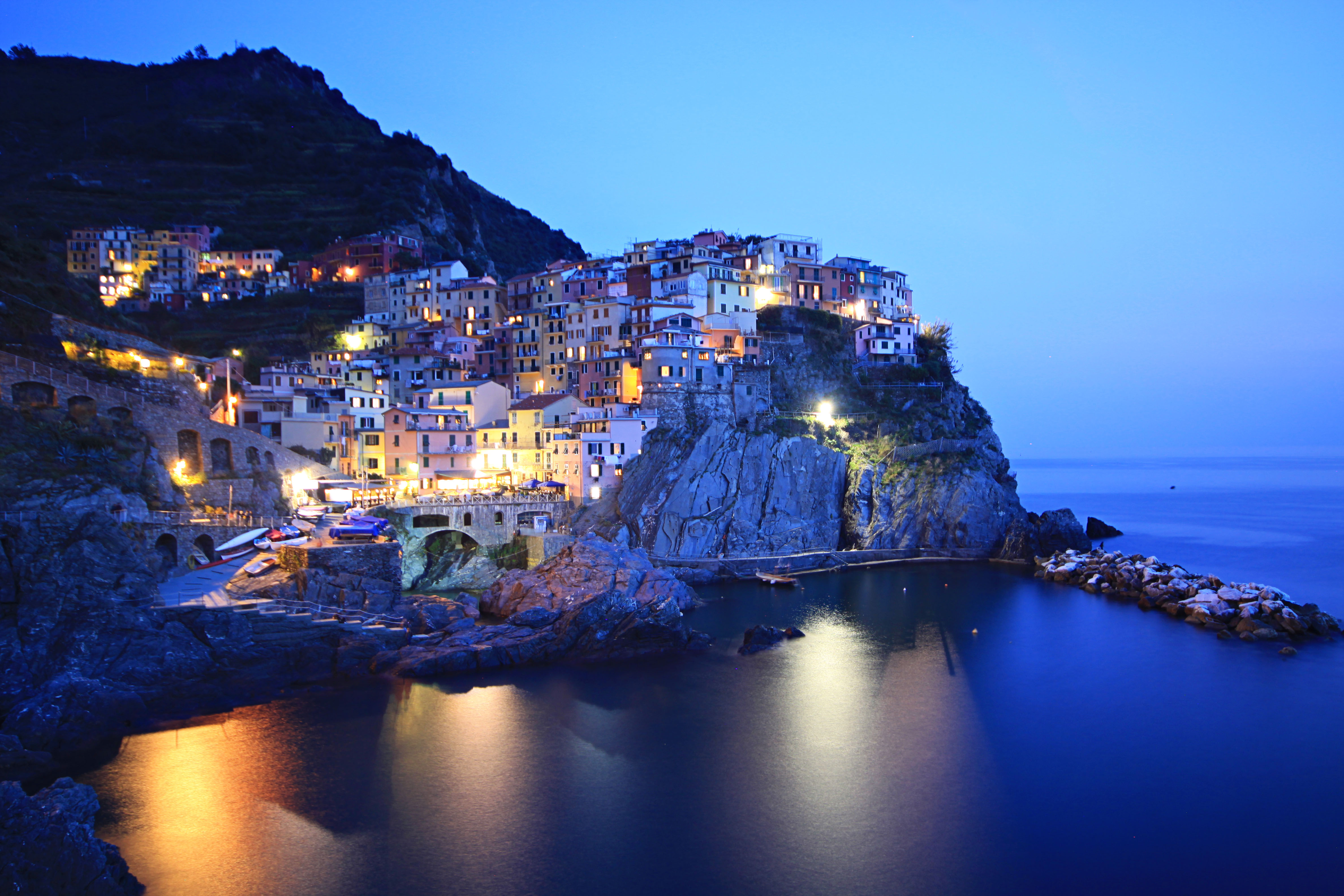 dusk manarola italy cinque terre